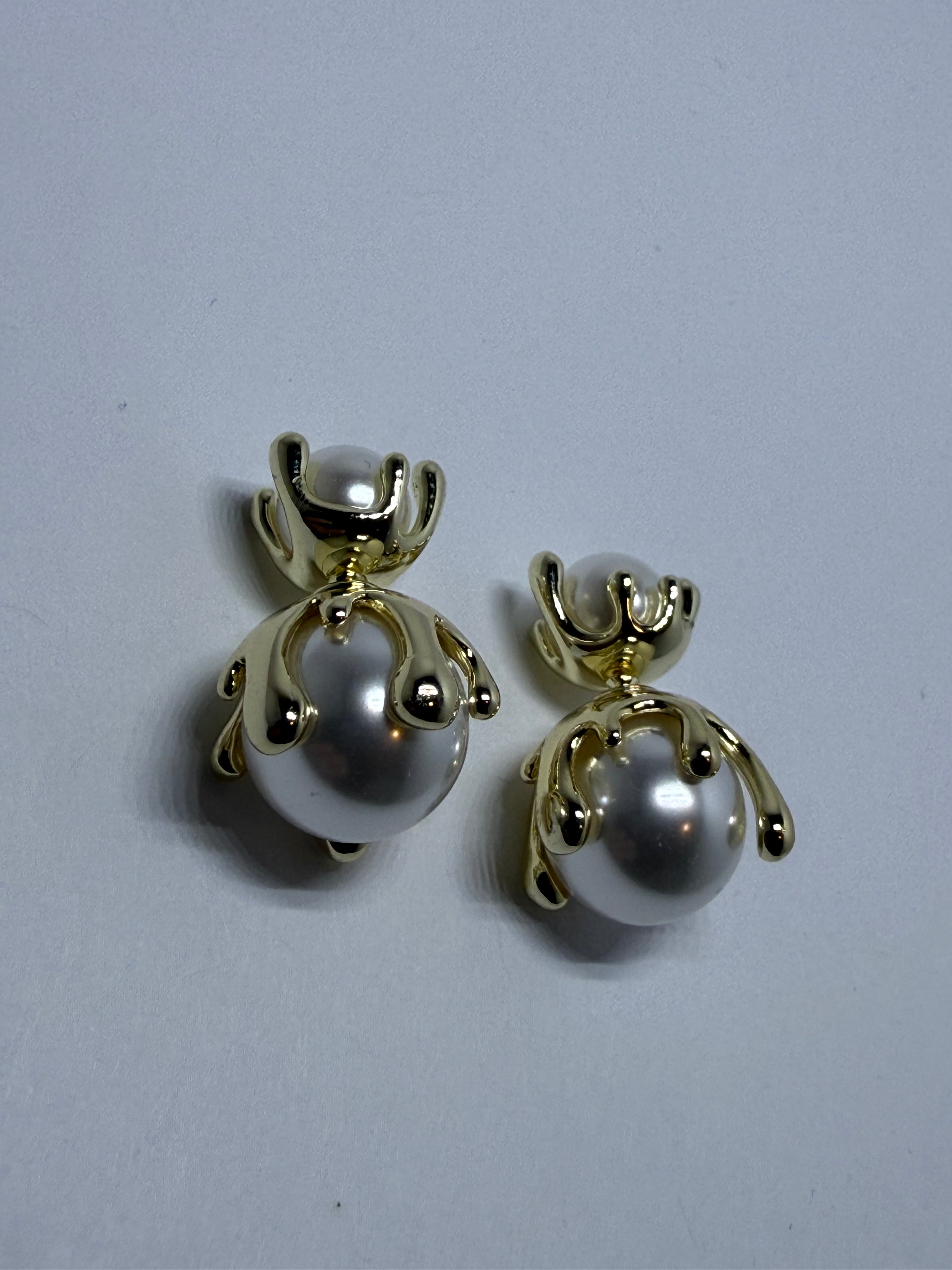 Sculptural Pearl Earrings – Sterling Silver