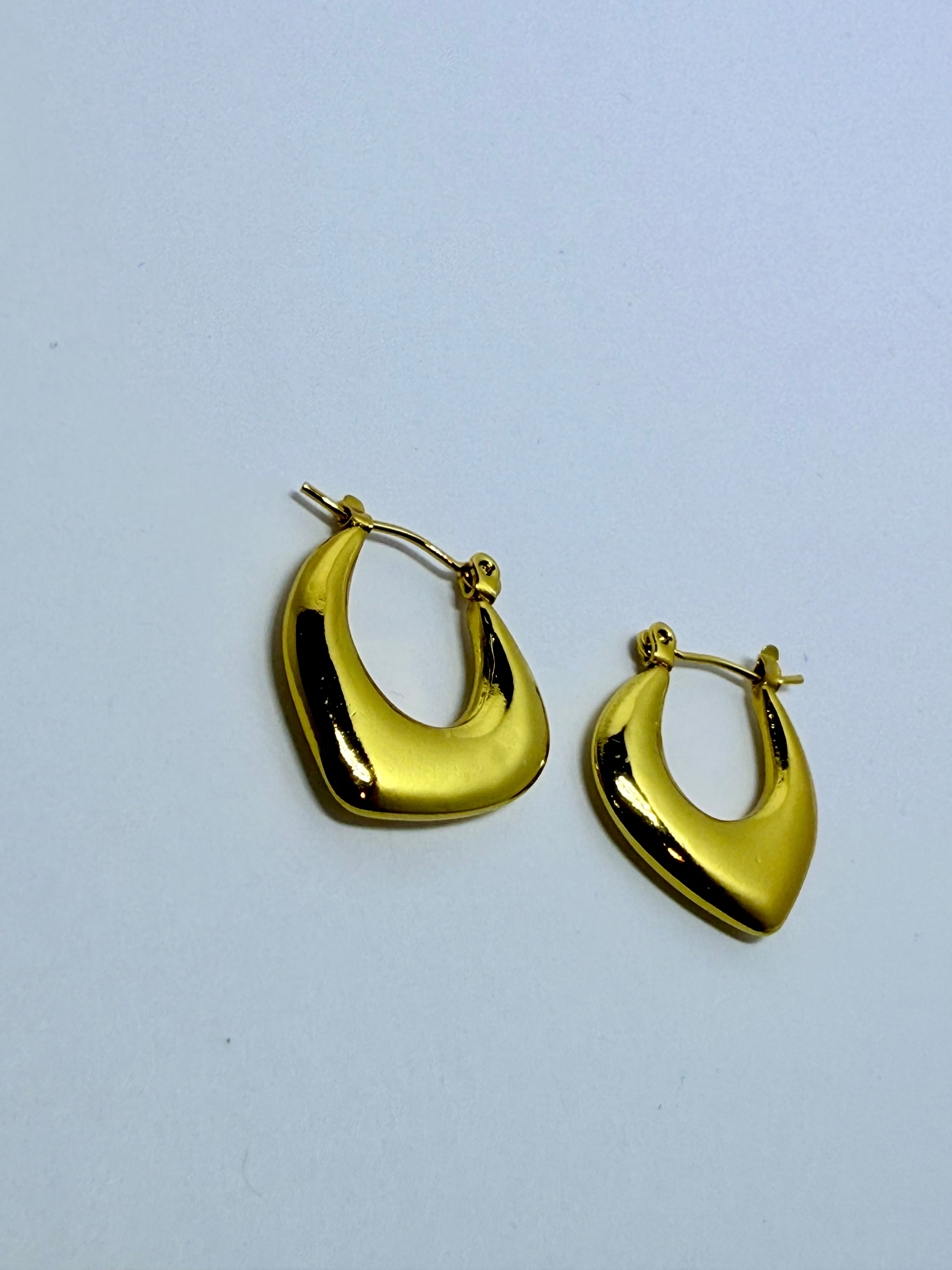Oval Hoop Earrings - 18K Gold Plated