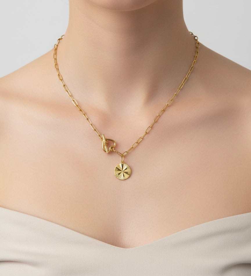 Fan Textured Necklace – 18K Gold Plated